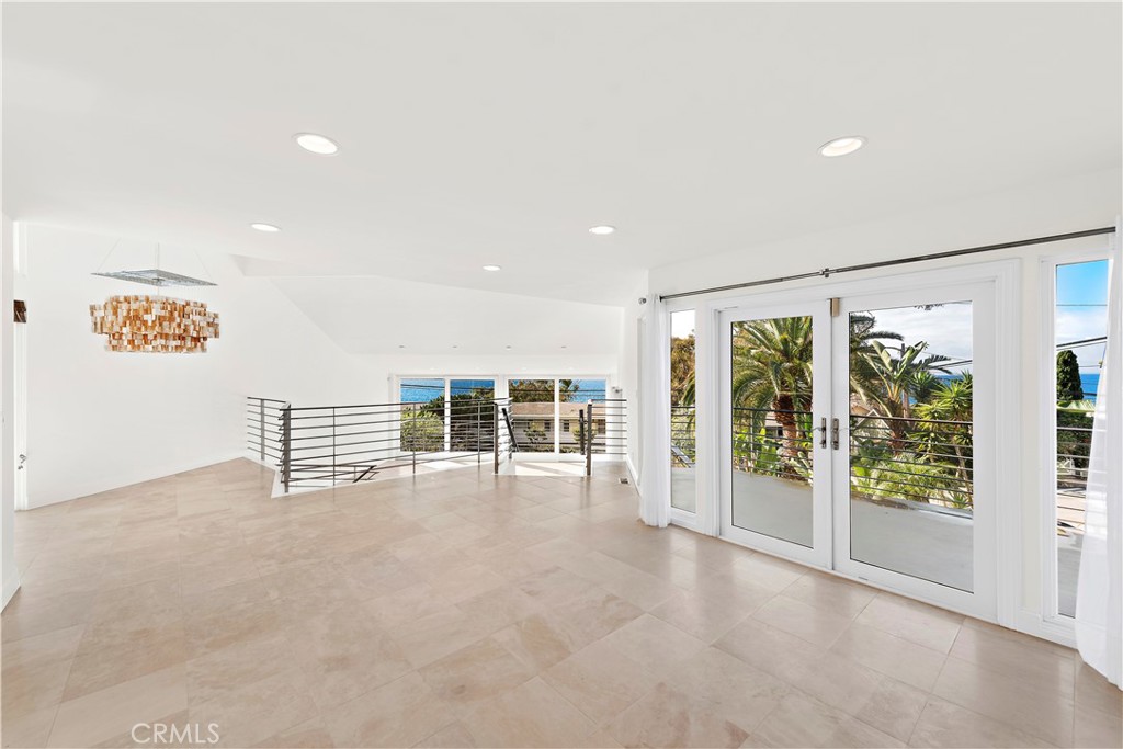325 Moss Street