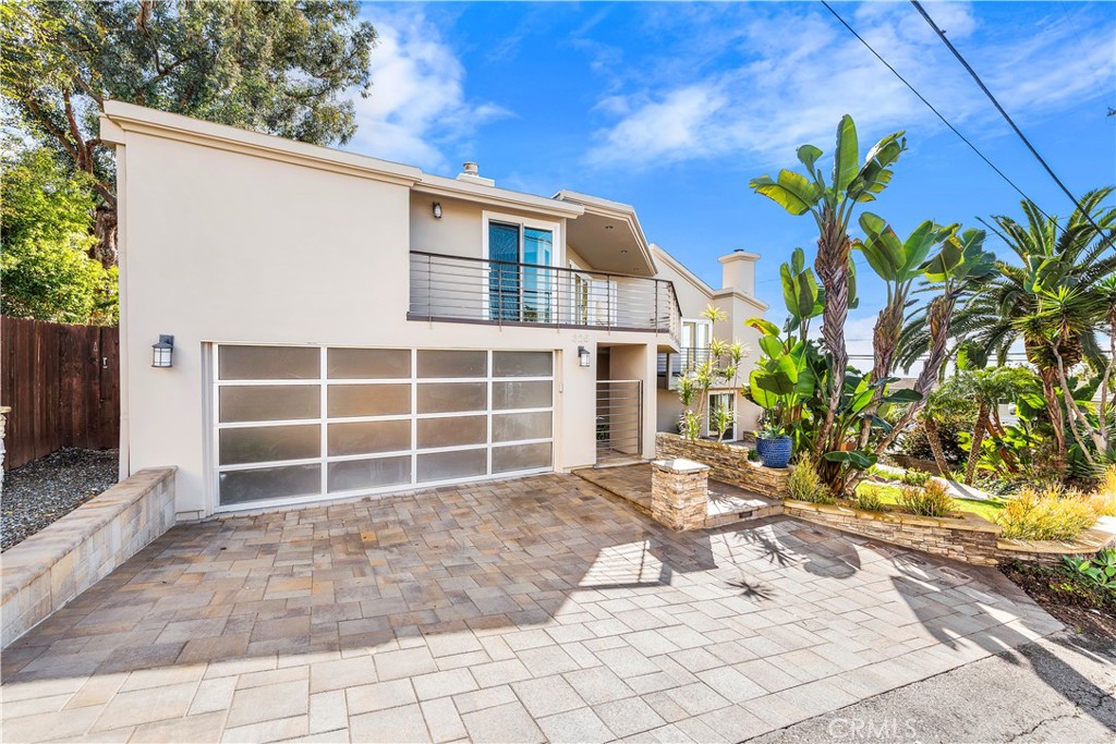 325 Moss Street
