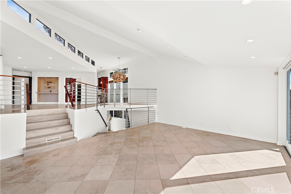 325 Moss Street