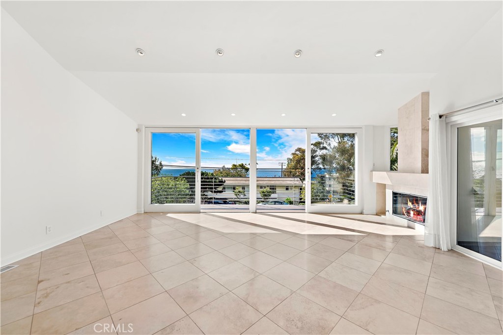 325 Moss Street