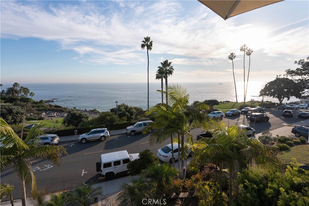 558 Cliff Drive