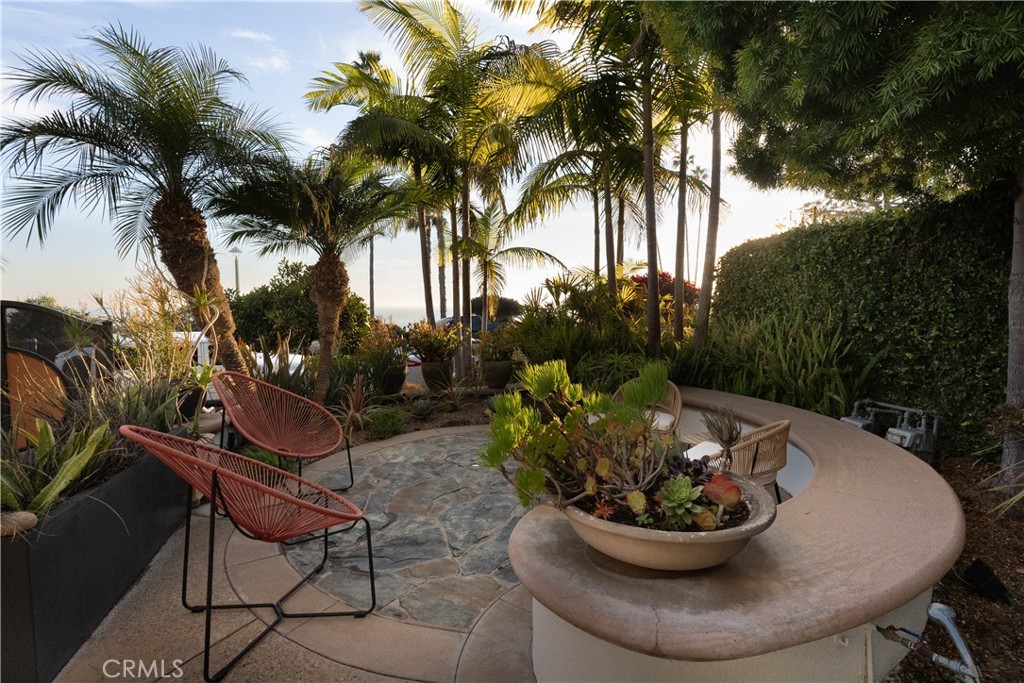 558 Cliff Drive