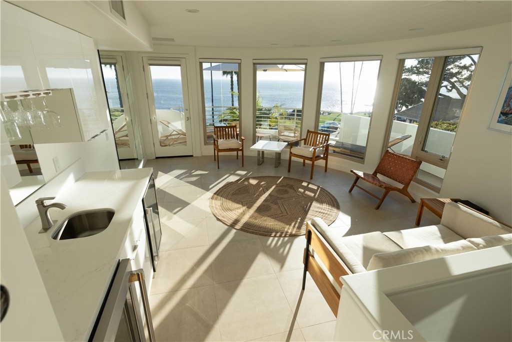 558 Cliff Drive