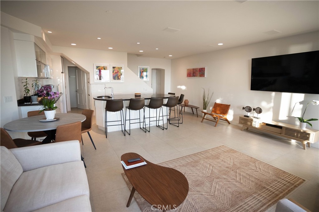 558 Cliff Drive