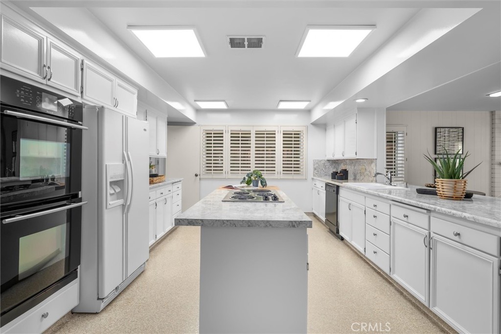 1812 Tradewinds Lane