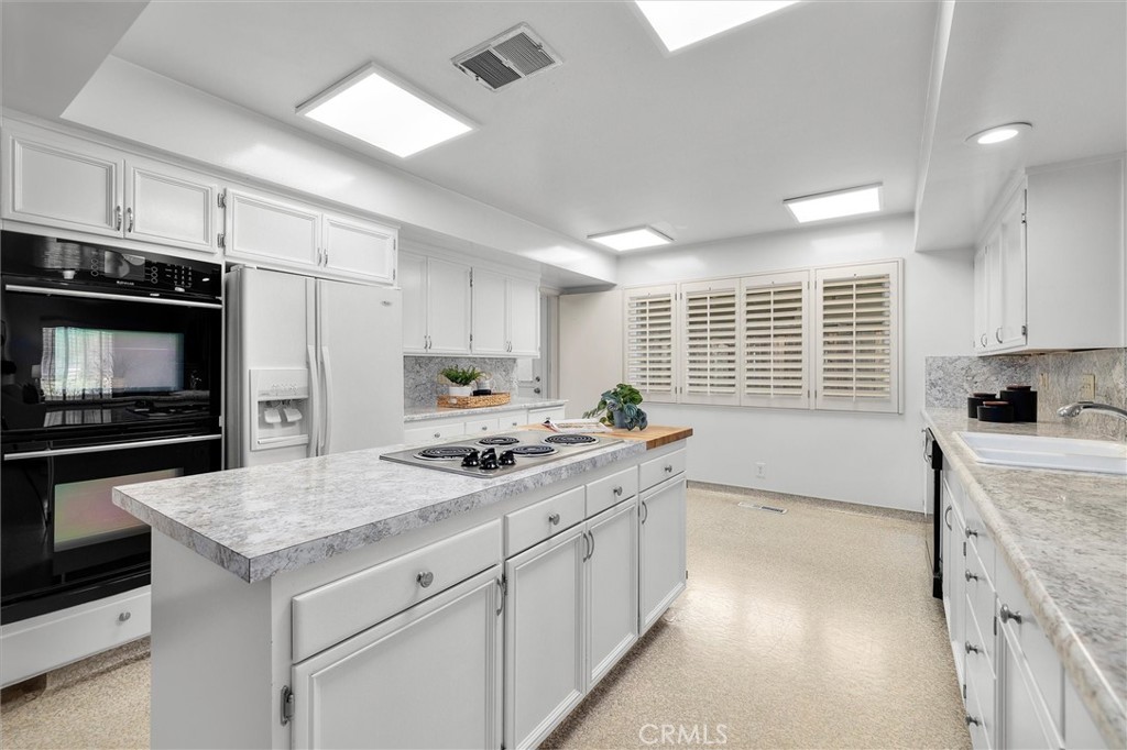 1812 Tradewinds Lane