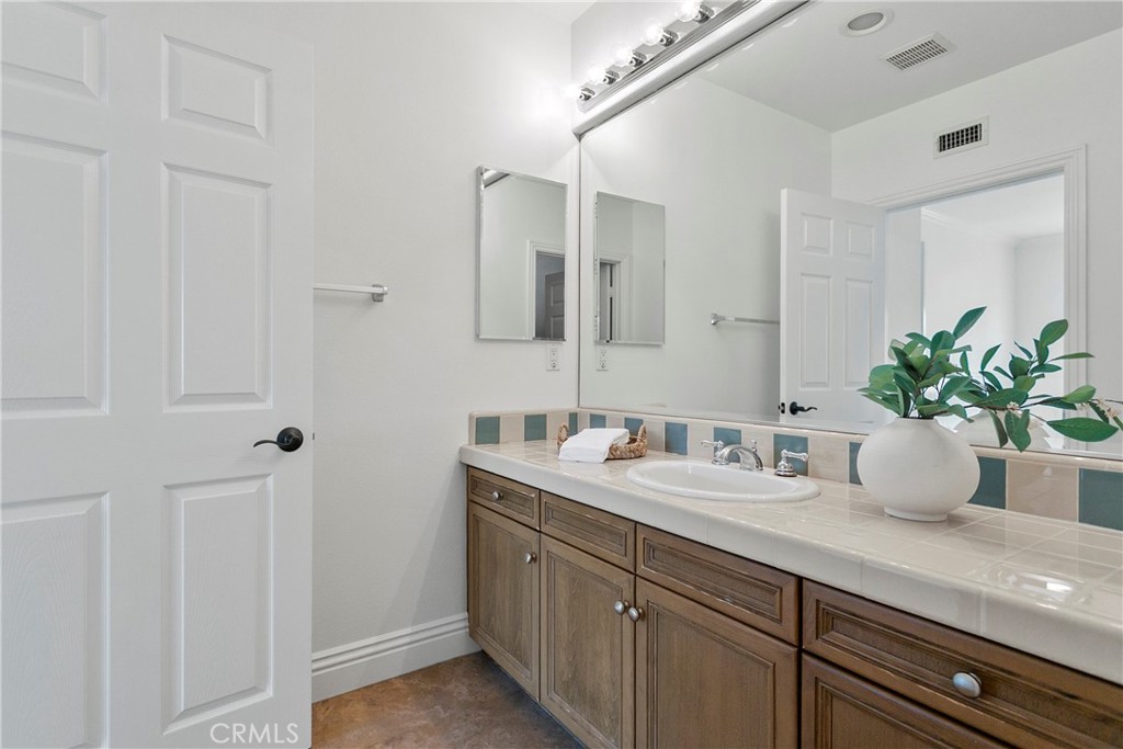 11 Flora Springs