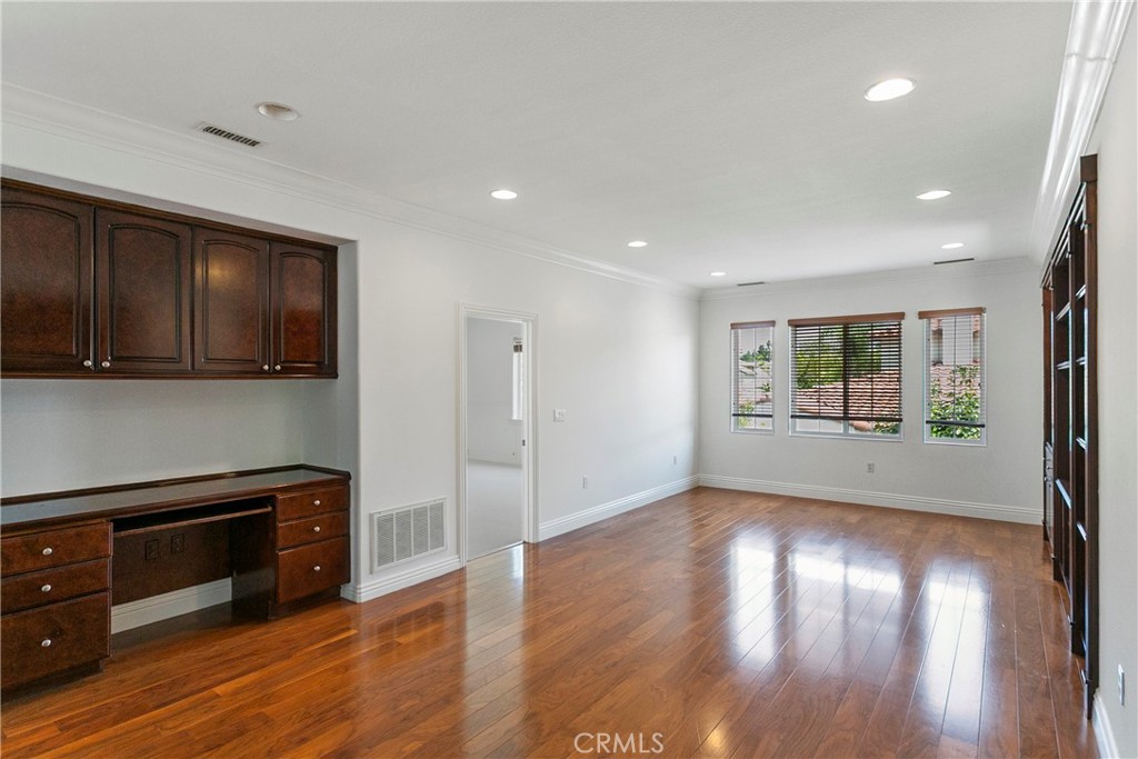 11 Flora Springs