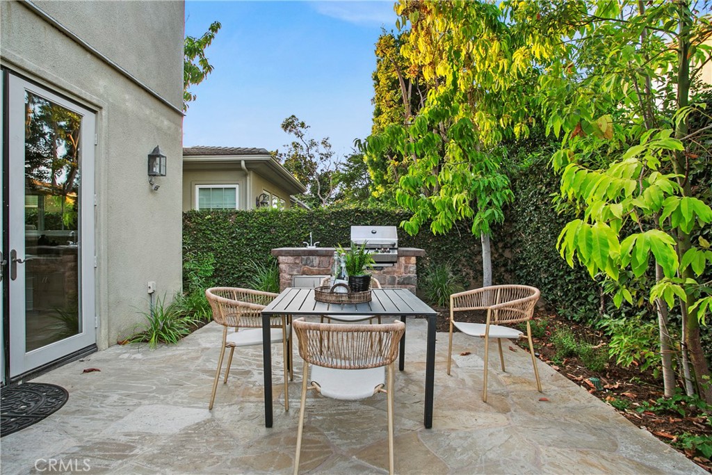 11 Flora Springs
