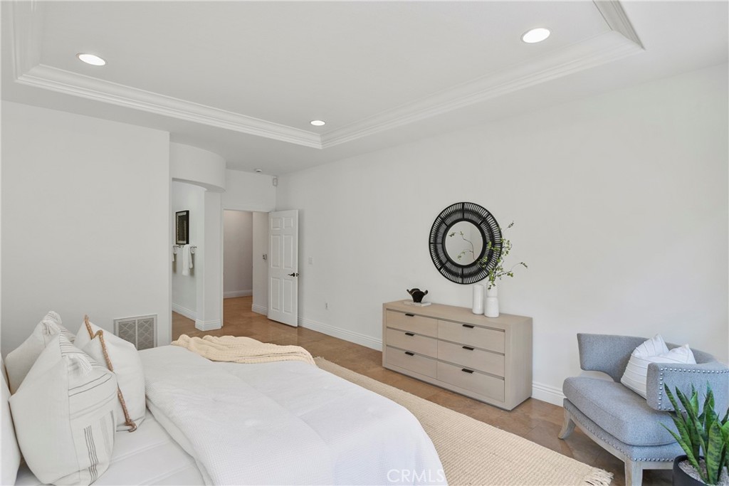 11 Flora Springs