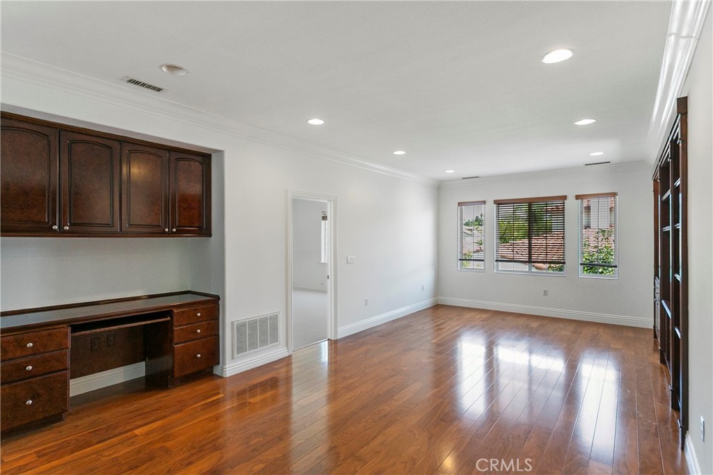 11 Flora Springs