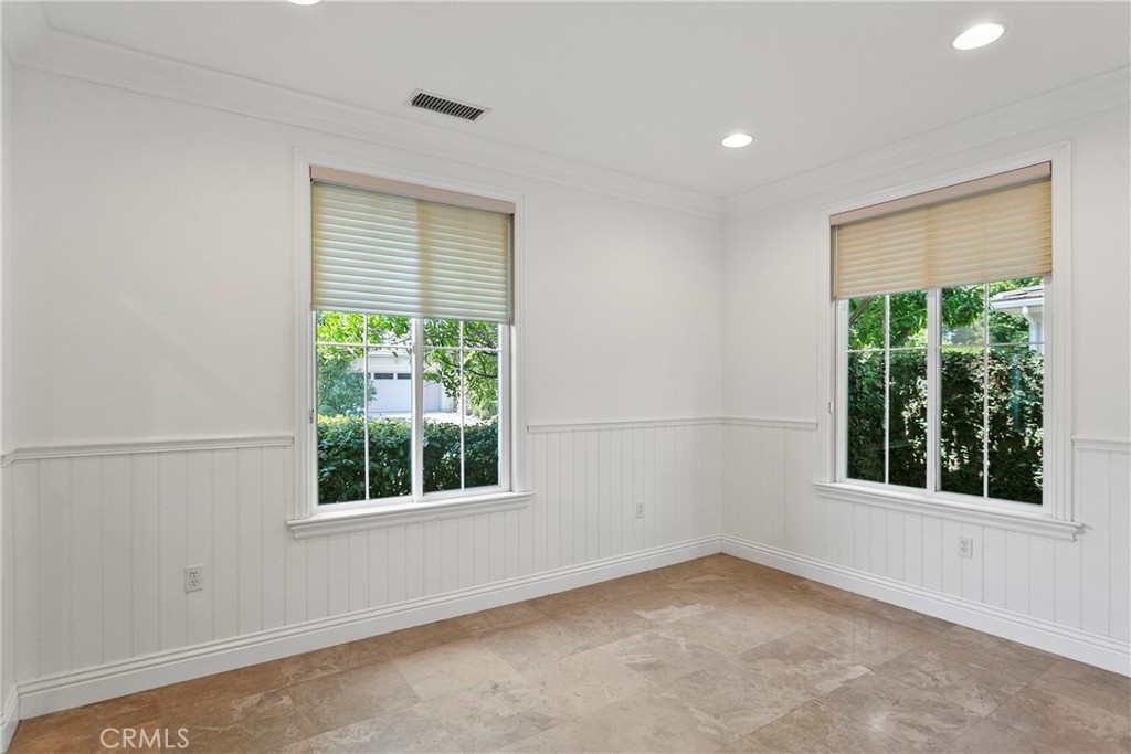 11 Flora Springs
