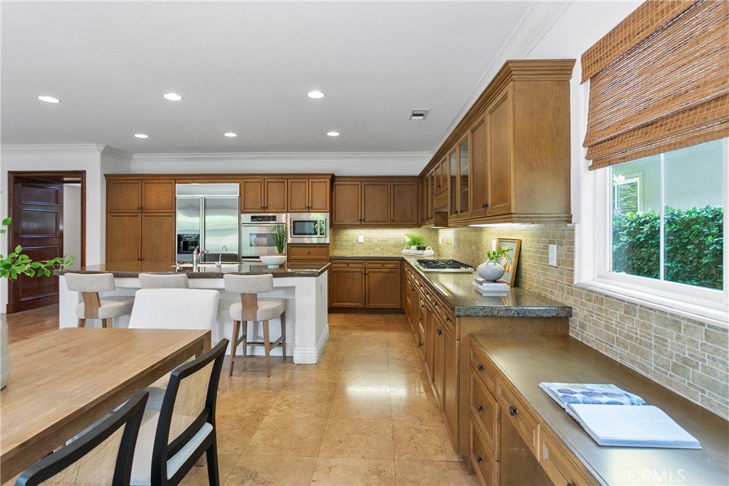 11 Flora Springs