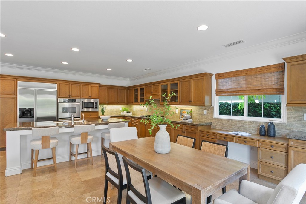 11 Flora Springs