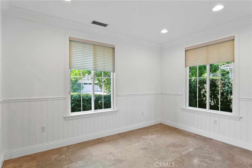 11 Flora Springs