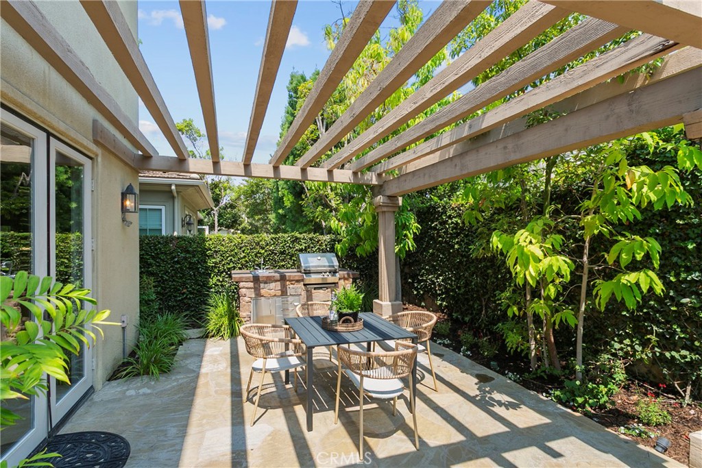 11 Flora Springs