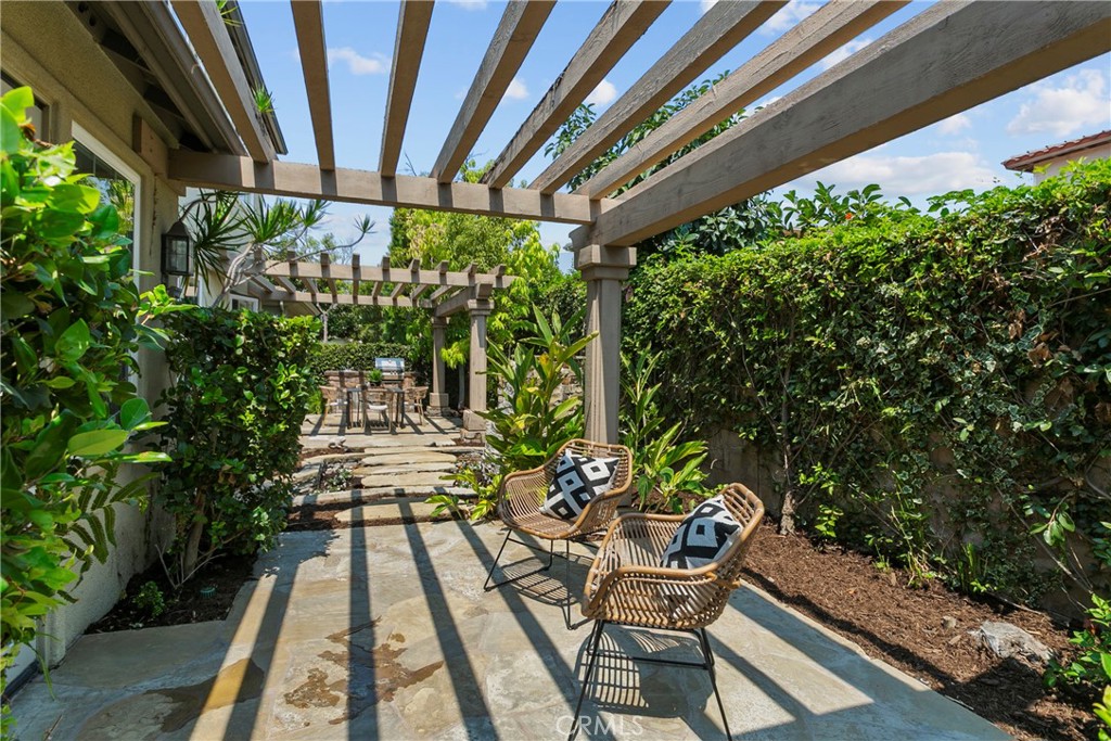 11 Flora Springs