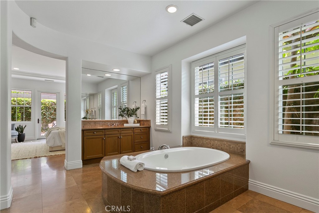 11 Flora Springs