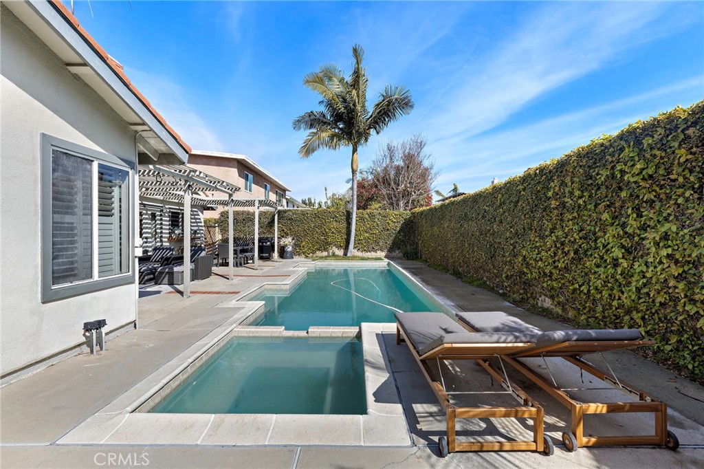 9862 Kings Canyon Drive