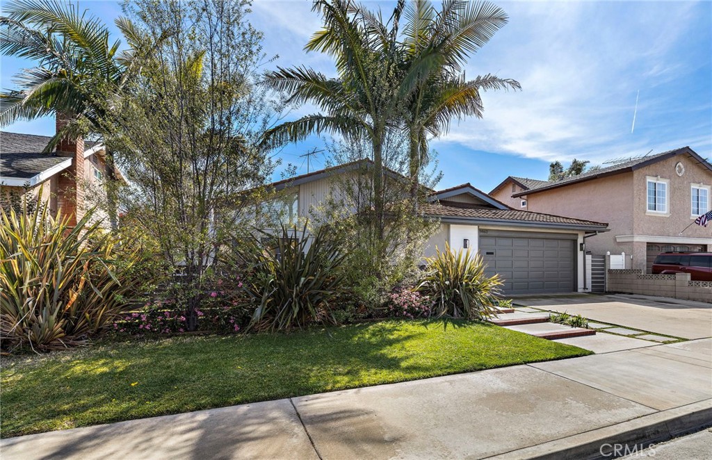 9862 Kings Canyon Drive