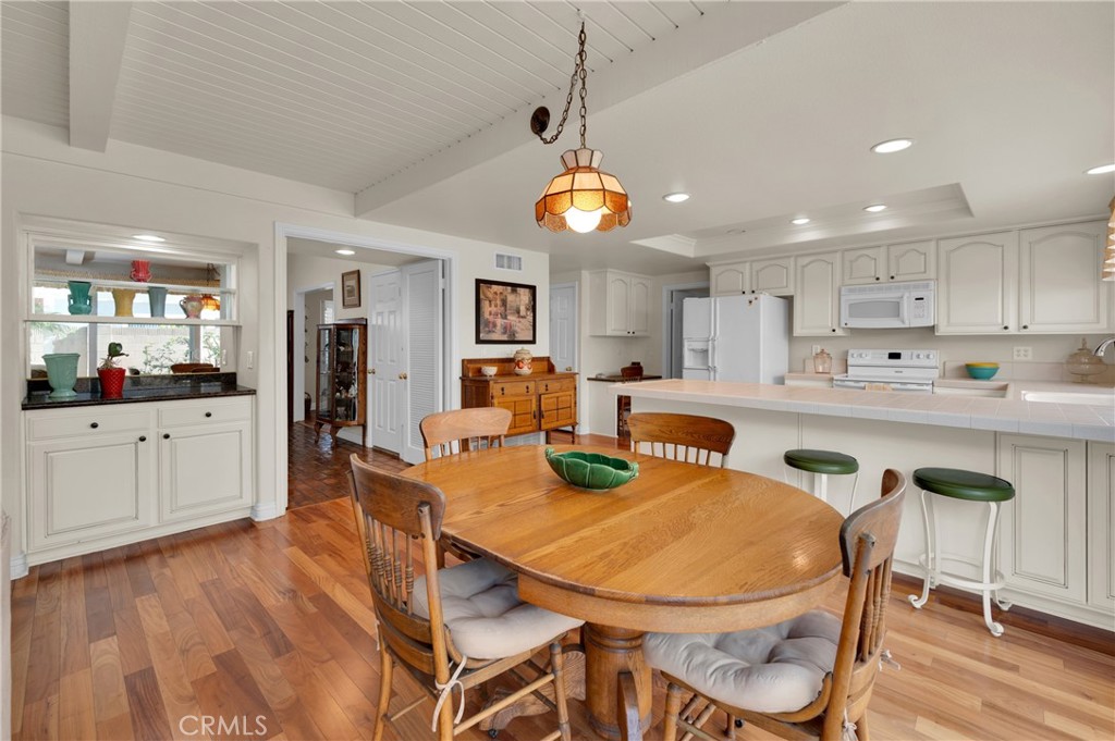 1625 Salmon River