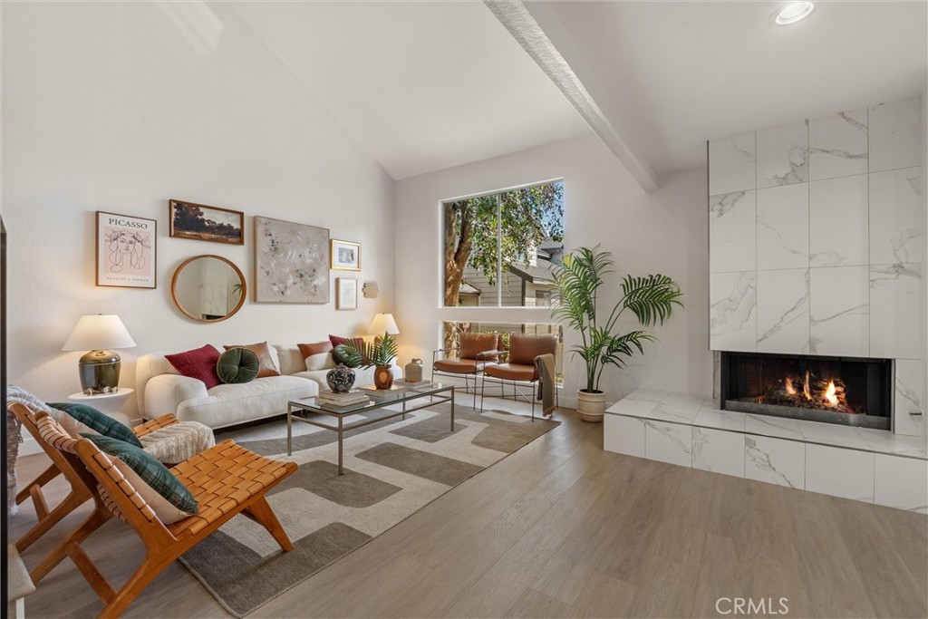 2200 Canyon Drive 8