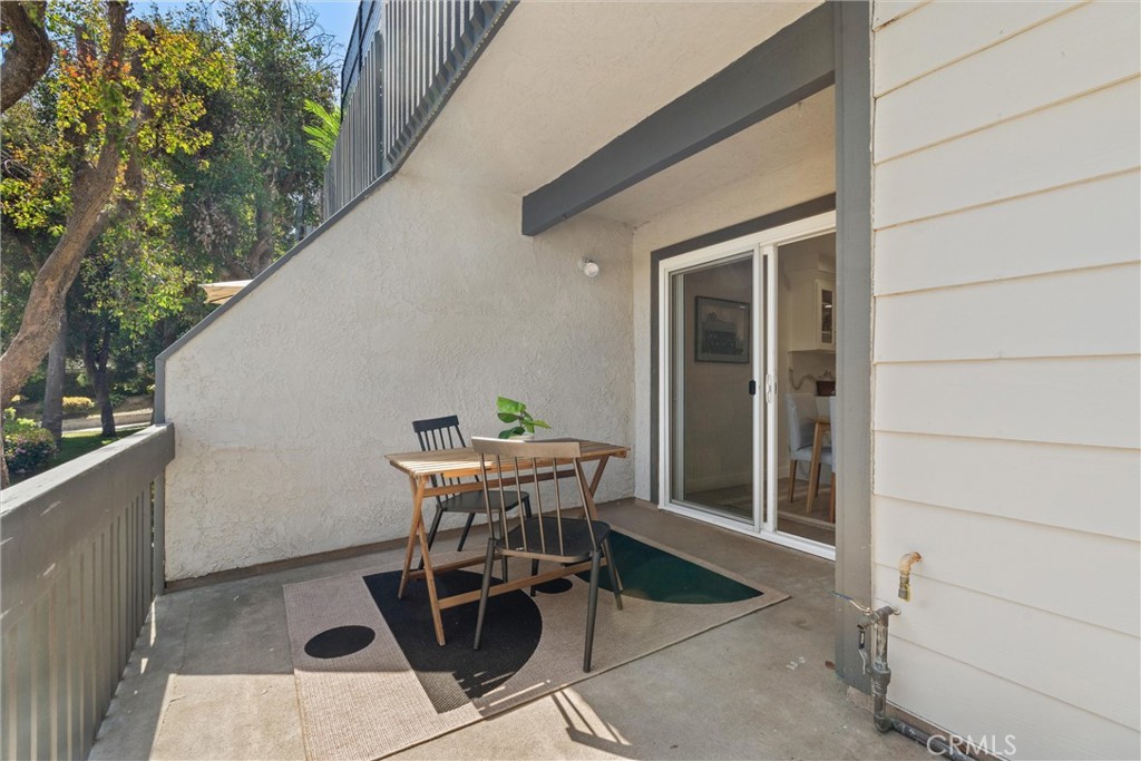 2200 Canyon Drive 8