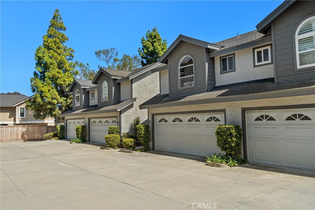 2200 Canyon Drive 8