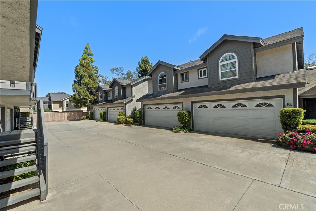 2200 Canyon Drive 8