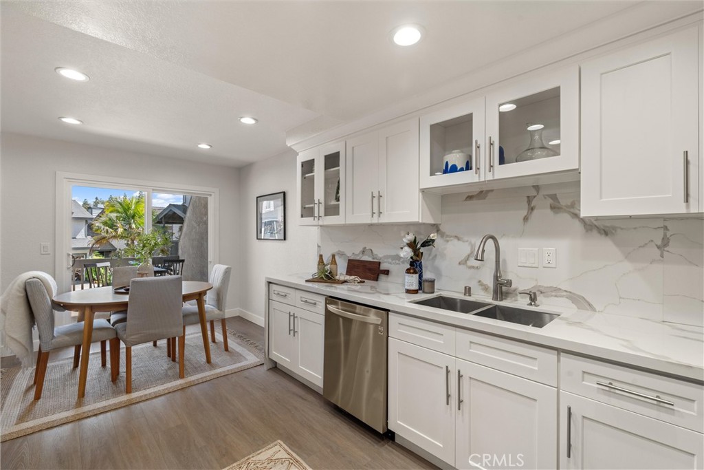 2200 Canyon Drive 8