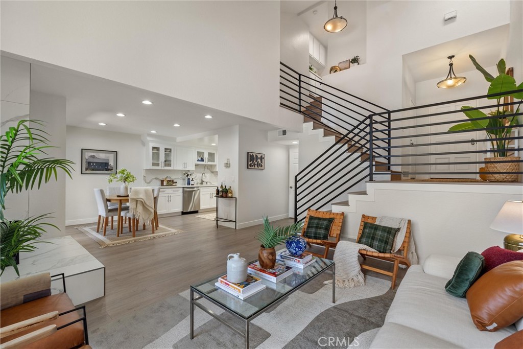 2200 Canyon Drive 8