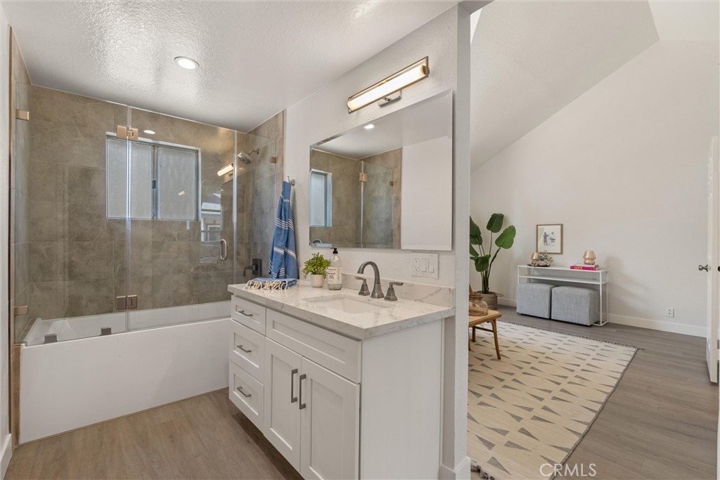 2200 Canyon Drive 8