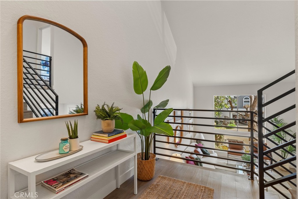 2200 Canyon Drive 8