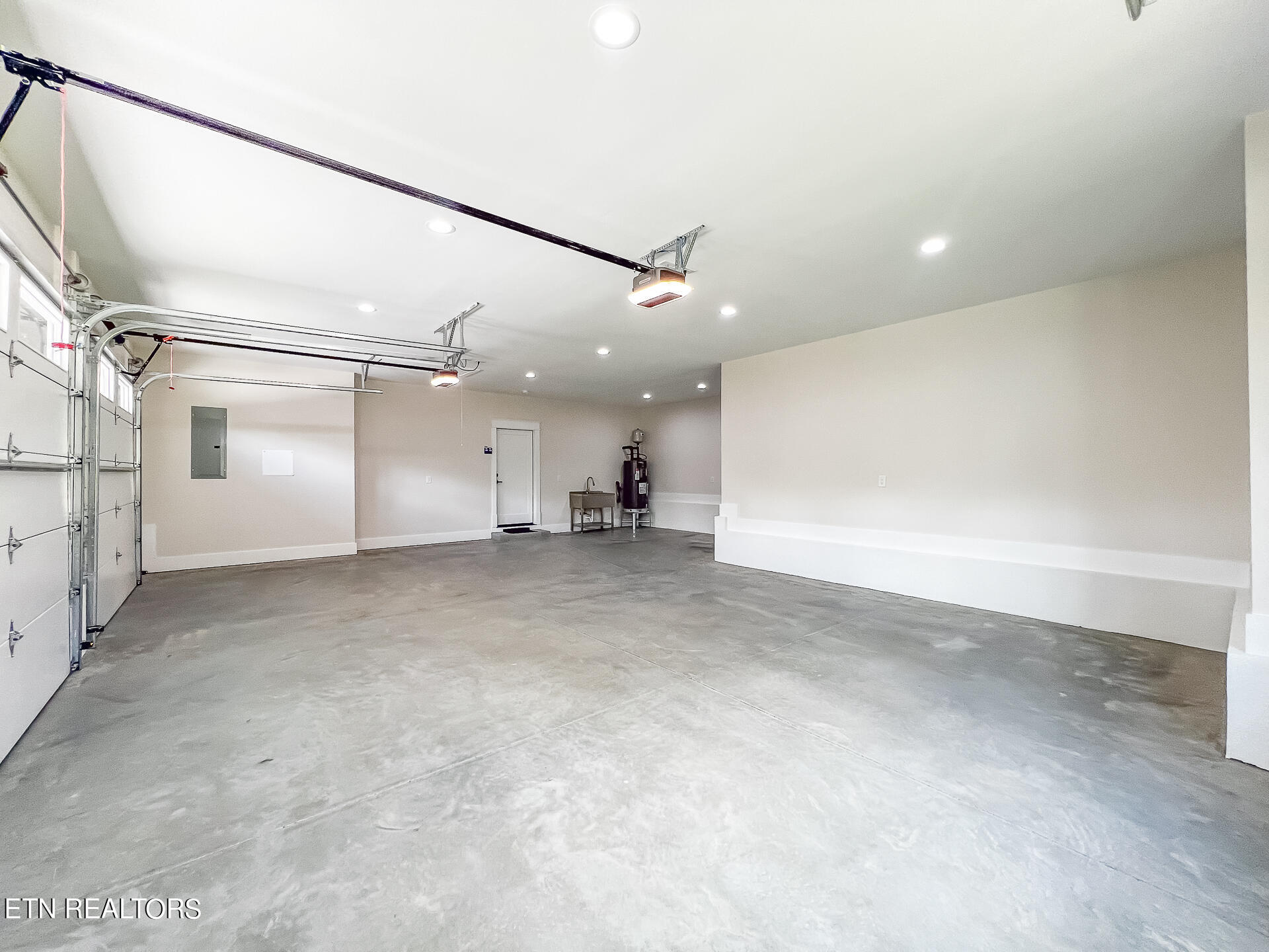 182 Oostanali Way