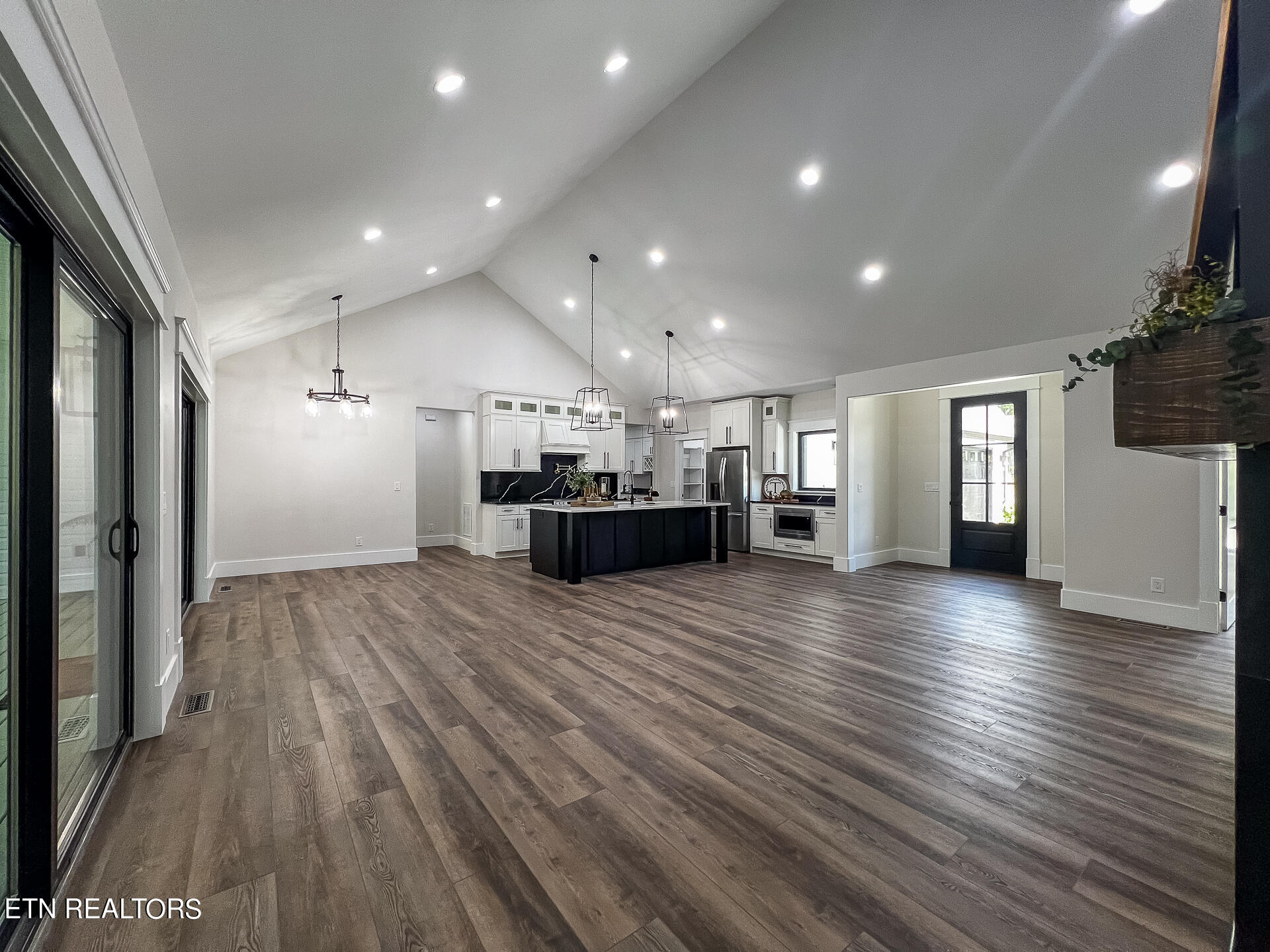 182 Oostanali Way