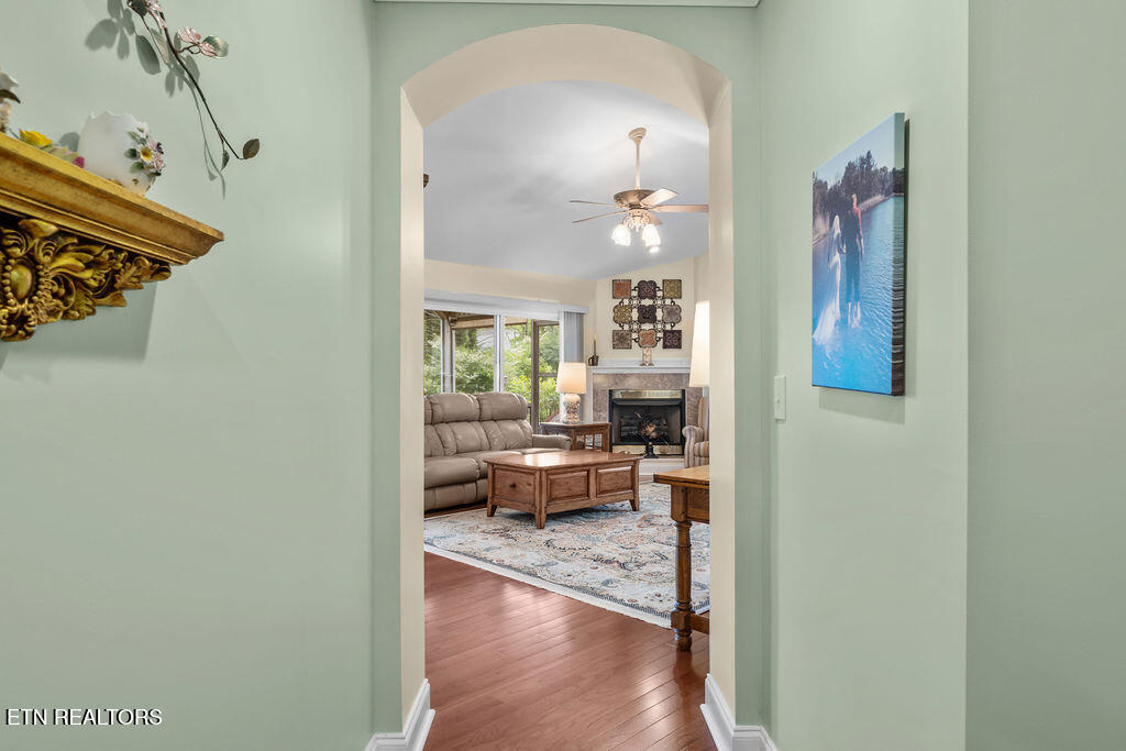 176 Amohi Way