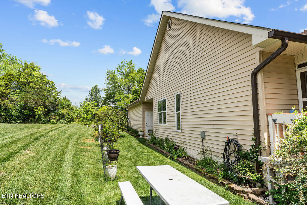 176 Amohi Way
