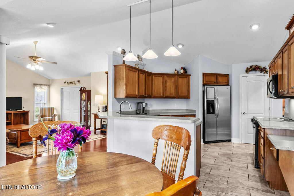 176 Amohi Way