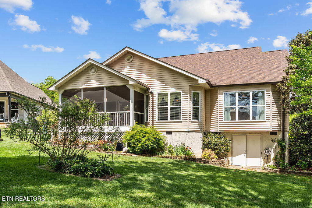 176 Amohi Way