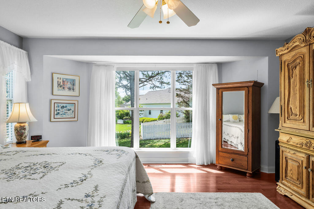 176 Amohi Way