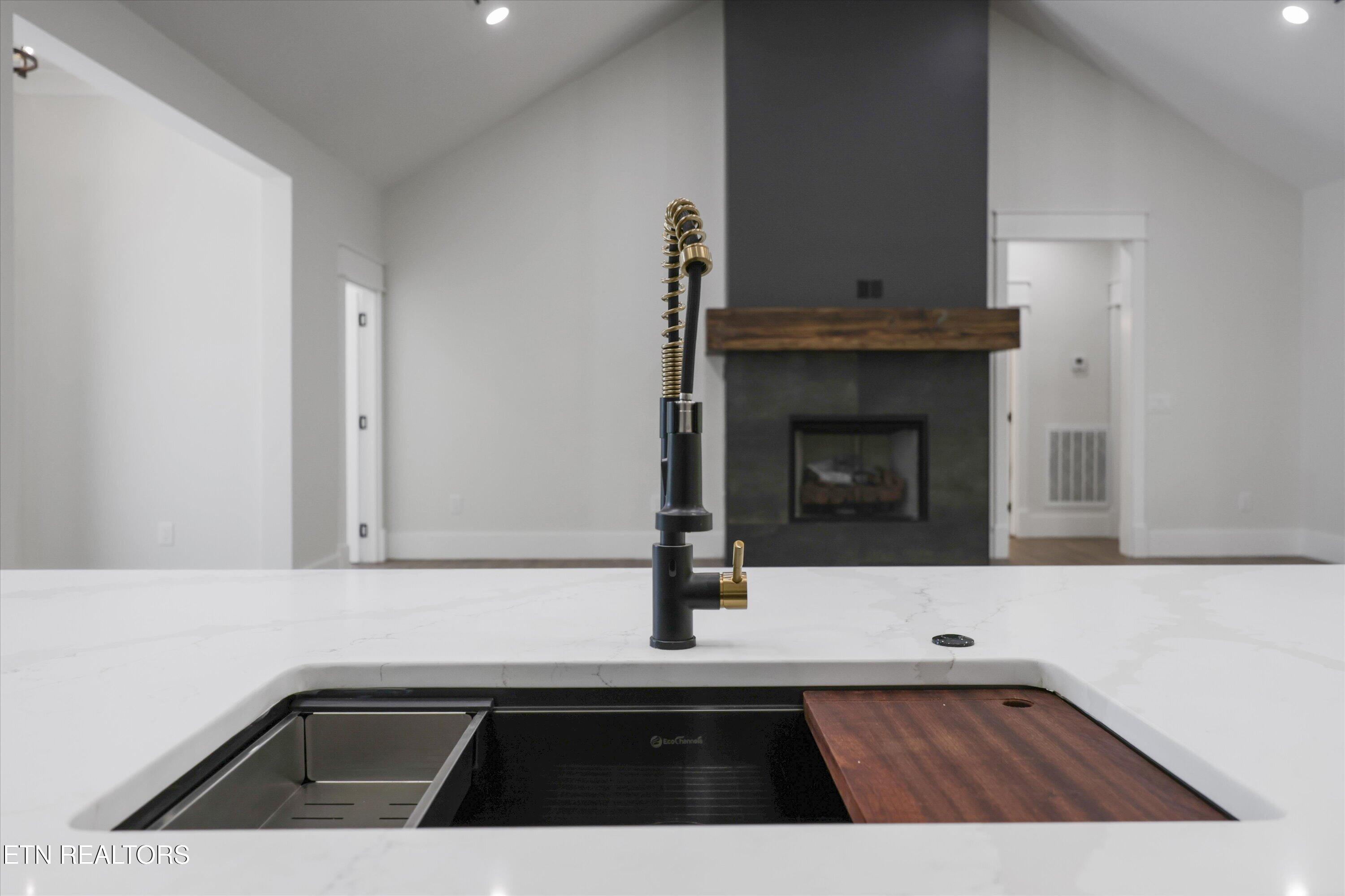 400 Elohi Place