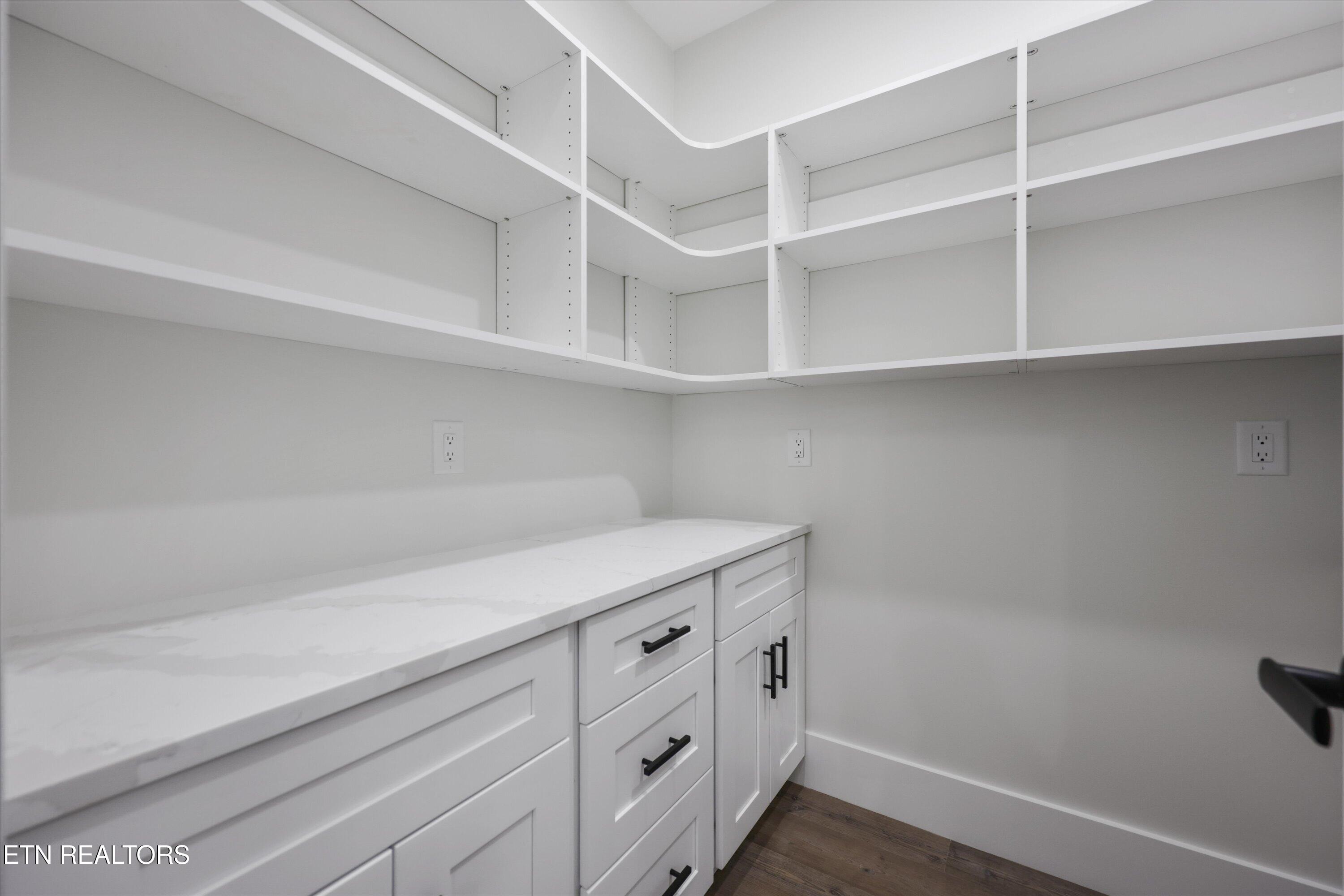 400 Elohi Place