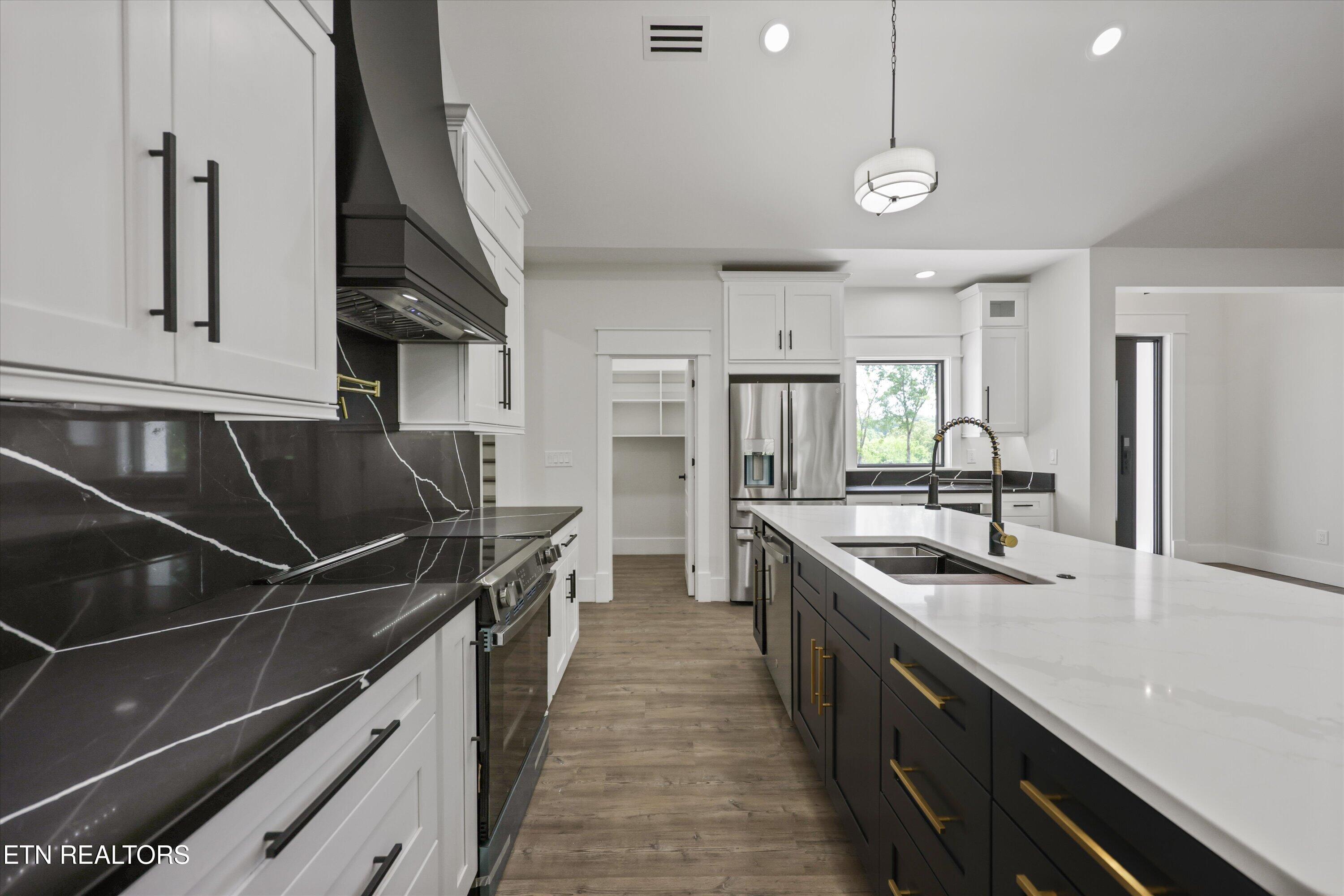 400 Elohi Place