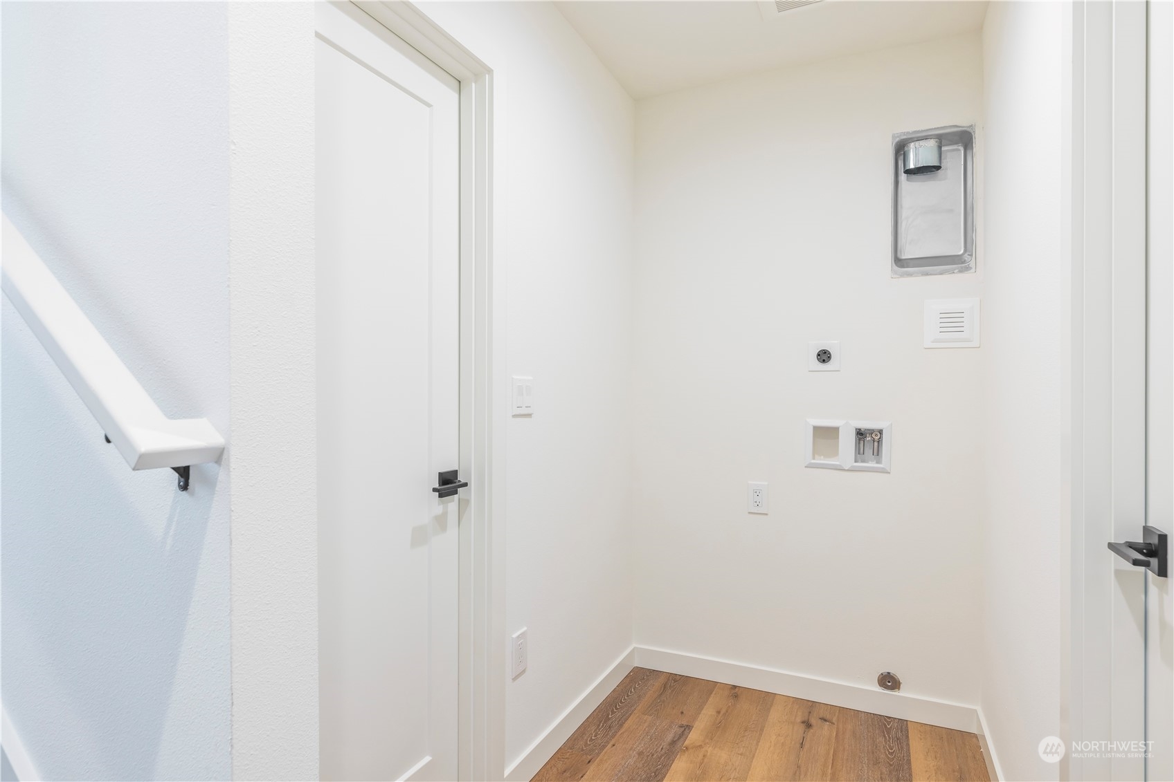 9221 A 25th Avenue SW