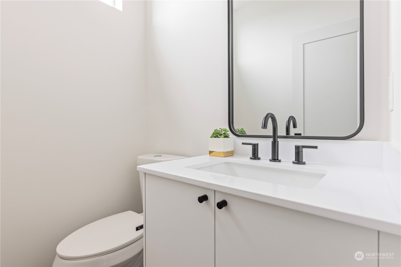 9221 A 25th Avenue SW