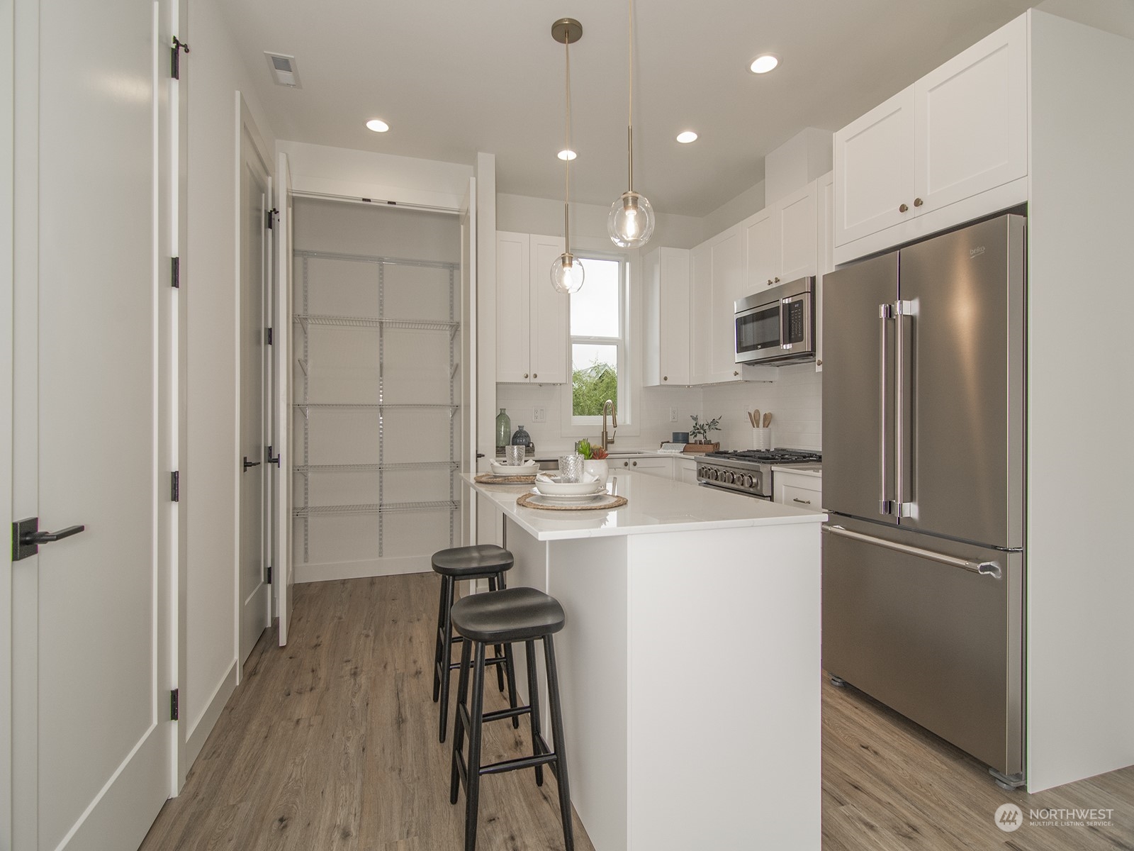 6518 B 40th Avenue SW