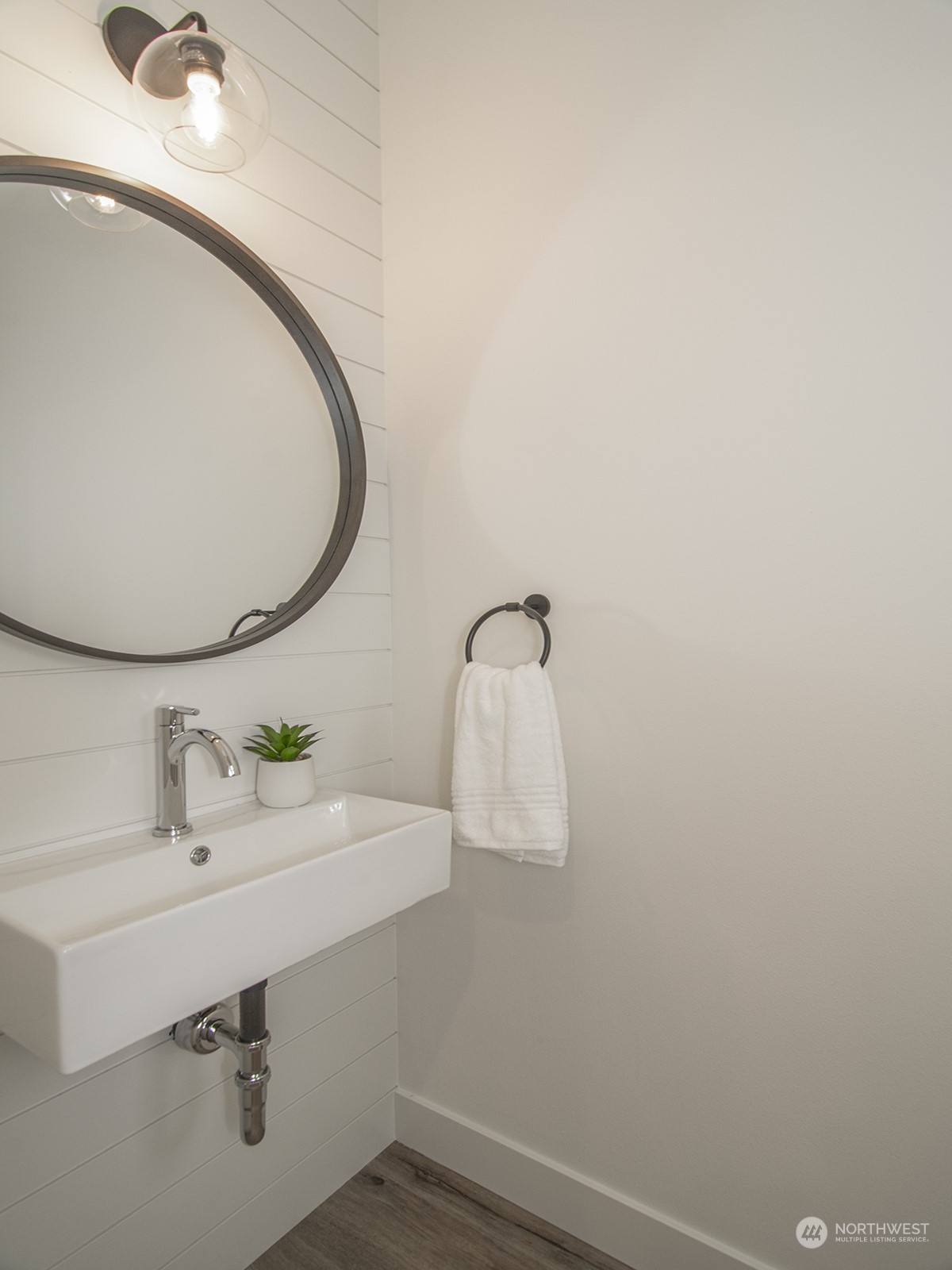 6518 B 40th Avenue SW