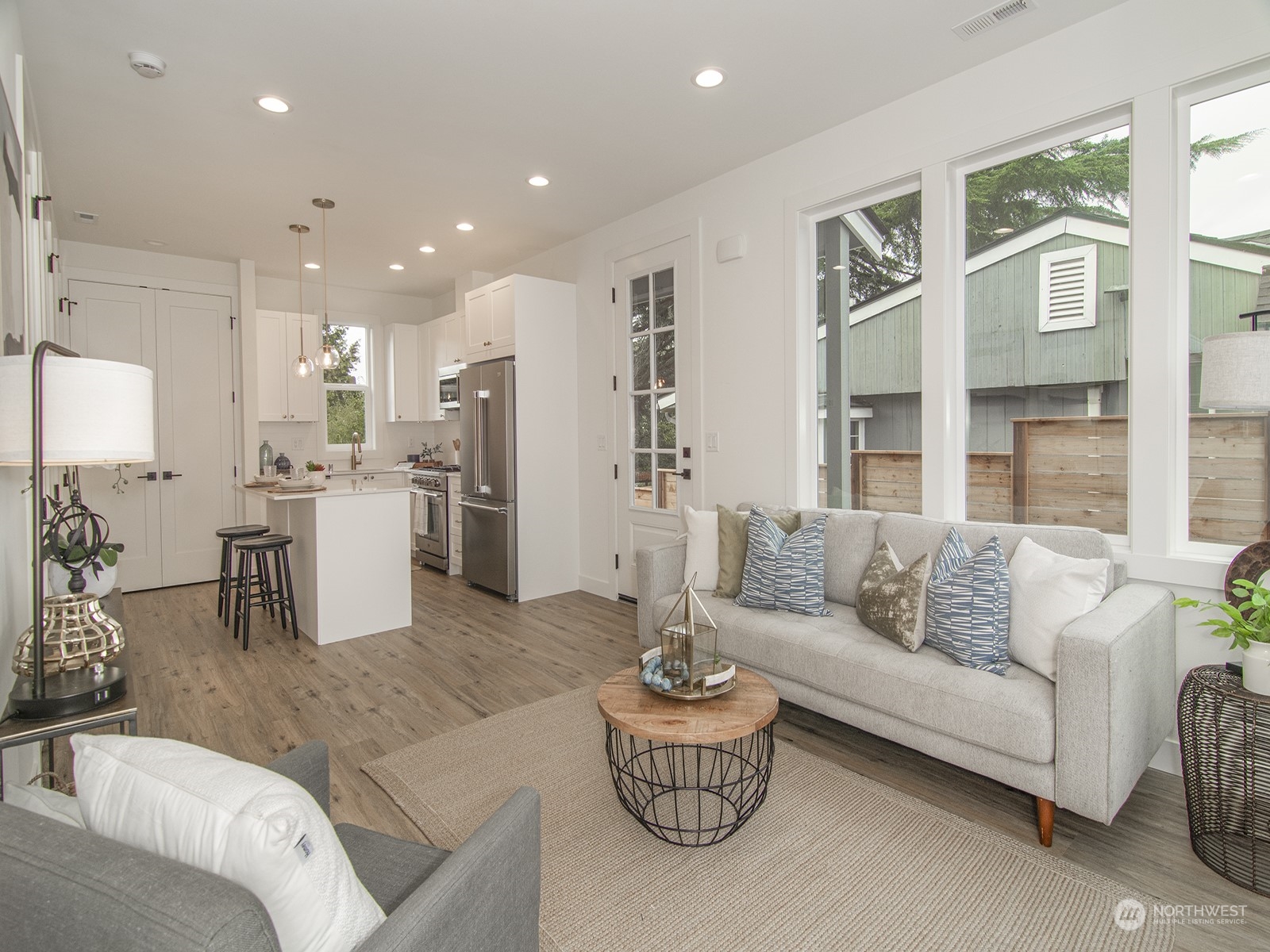 6518 B 40th Avenue SW