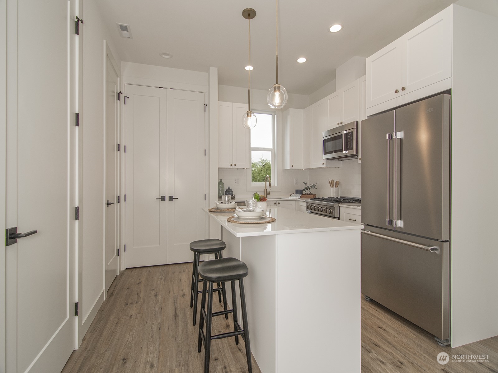 6518 B 40th Avenue SW