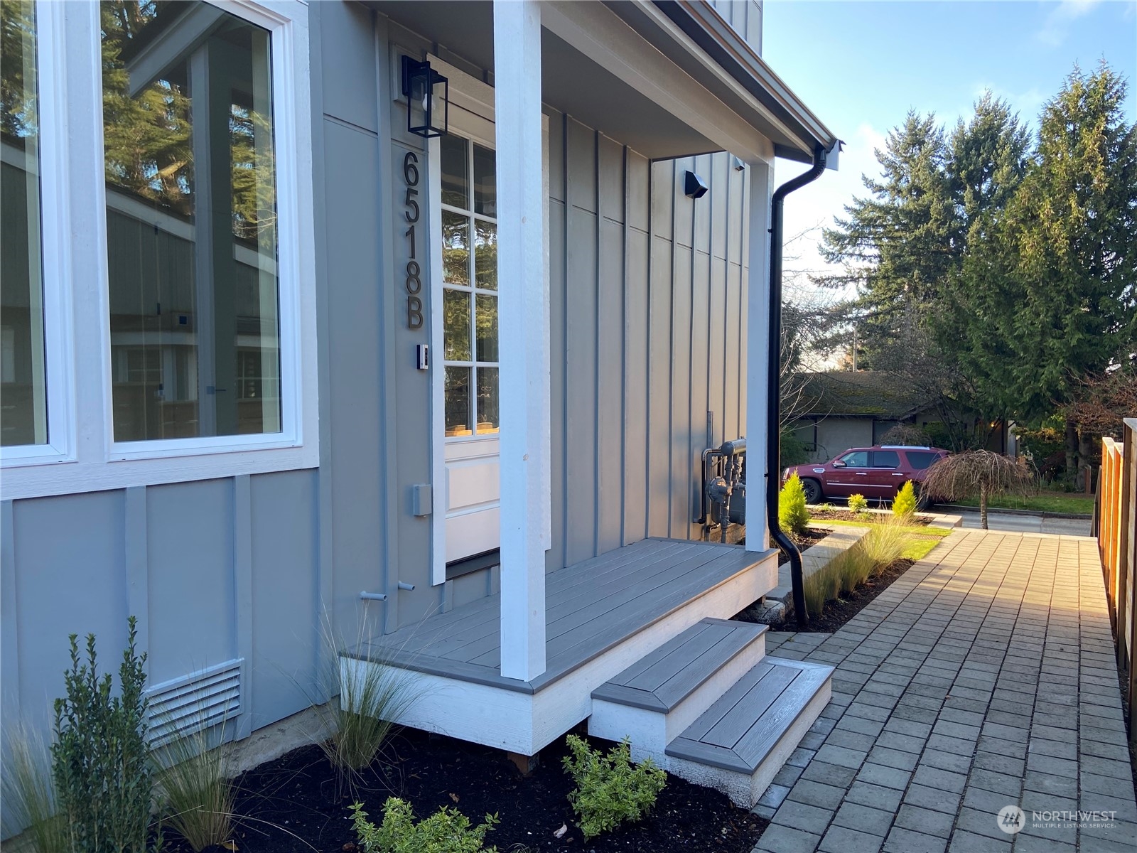 6518 B 40th Avenue SW